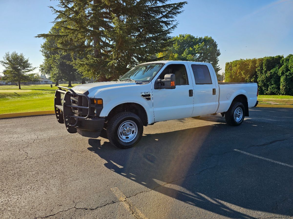 2009 Ford F-250 XL photo 2