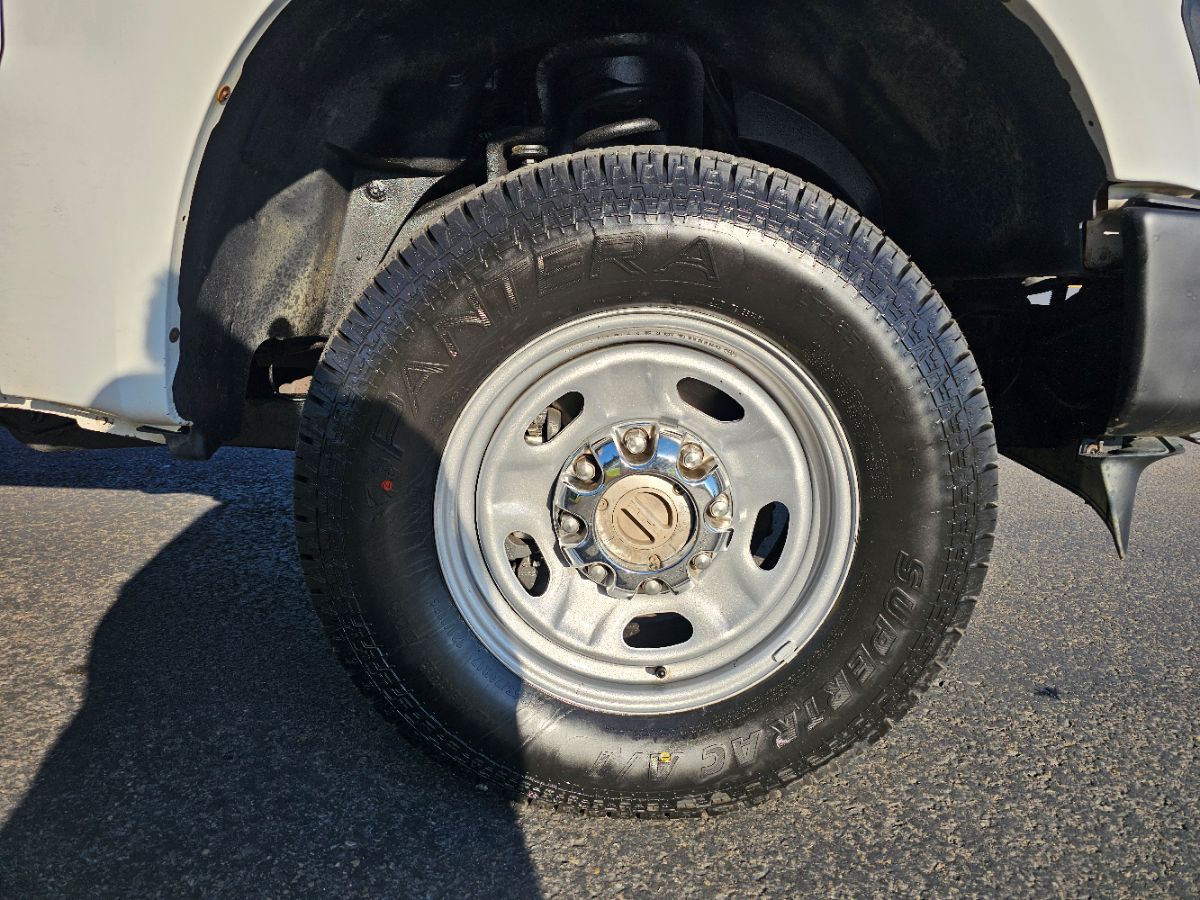 2009 Ford F-250 XL photo 5