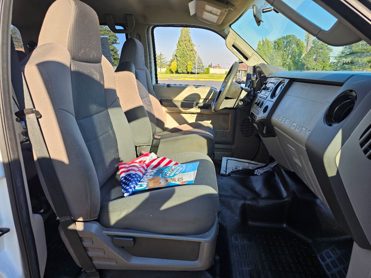 2009 Ford F-250 XL photo 6