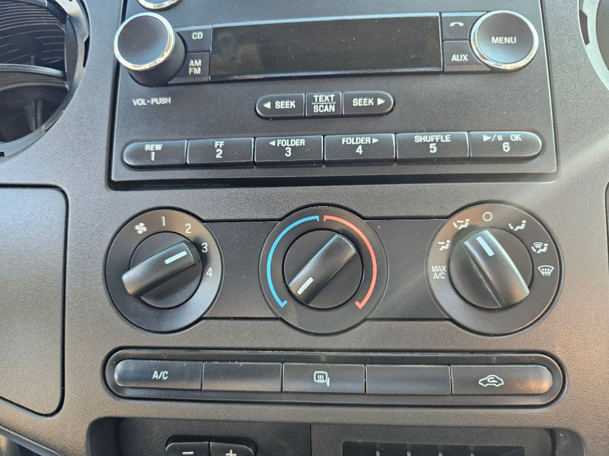 2009 Ford F-250 XL photo 8