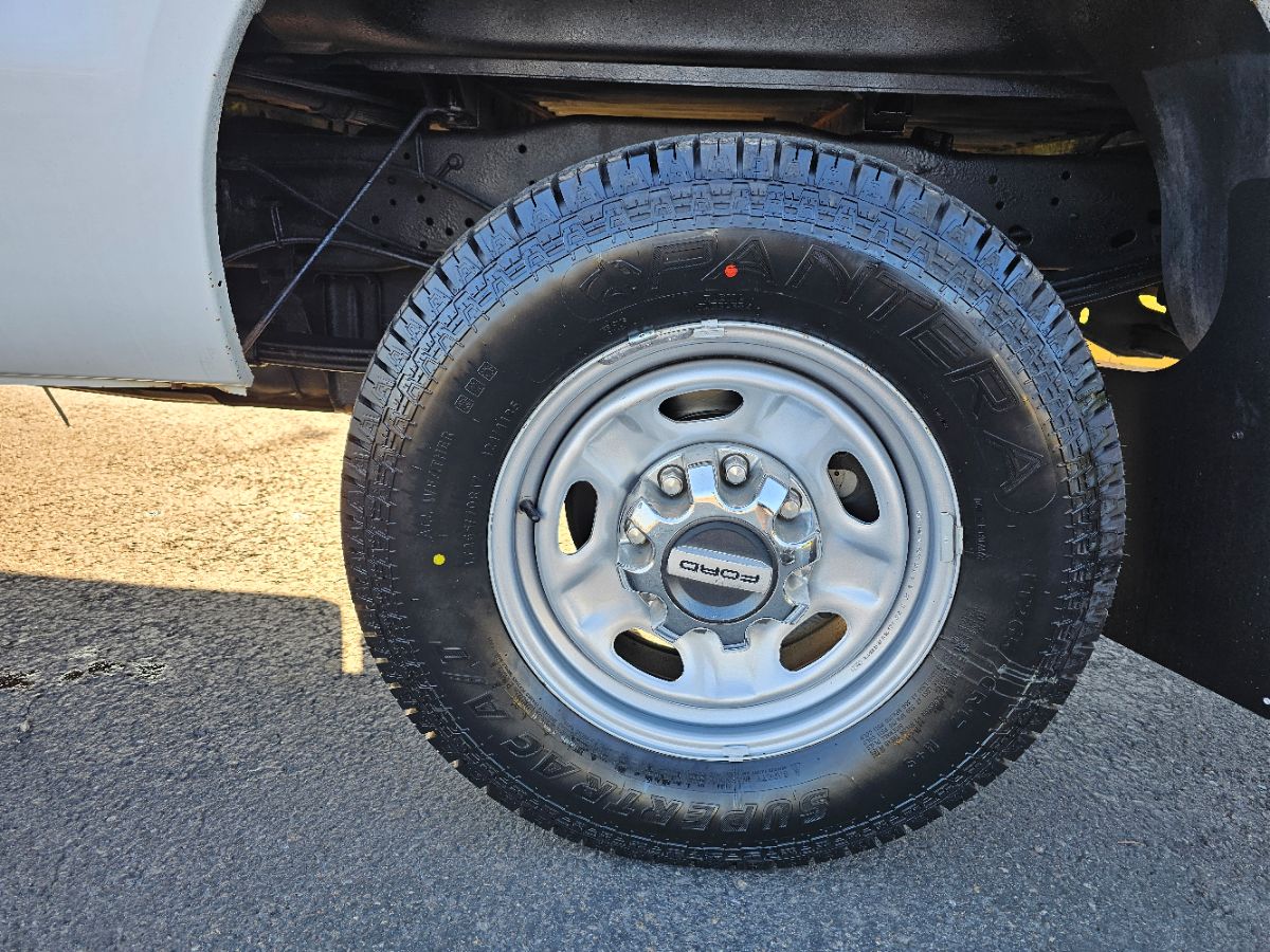 2009 Ford F-250 XL photo 18