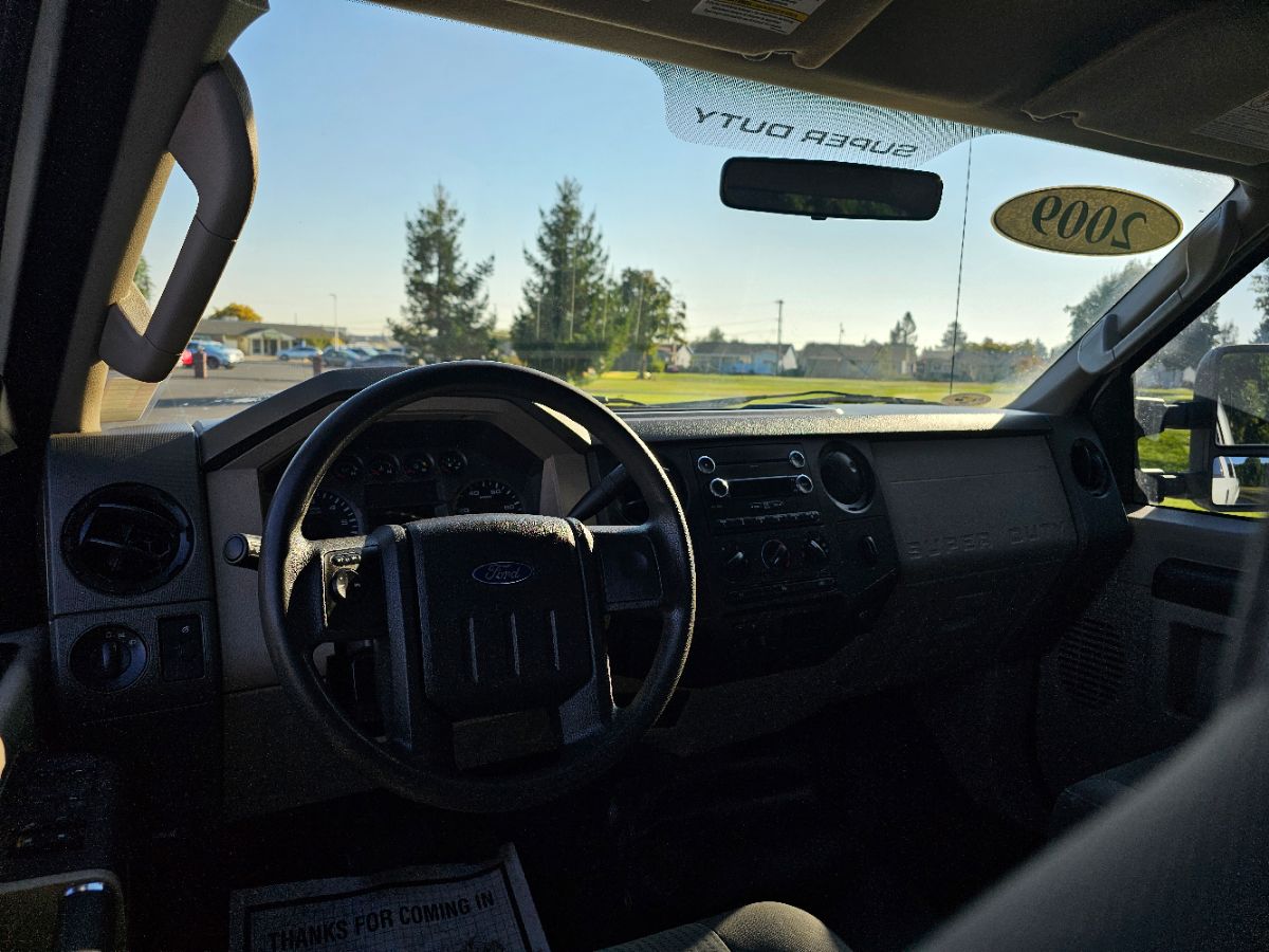 2009 Ford F-250 XL photo 20