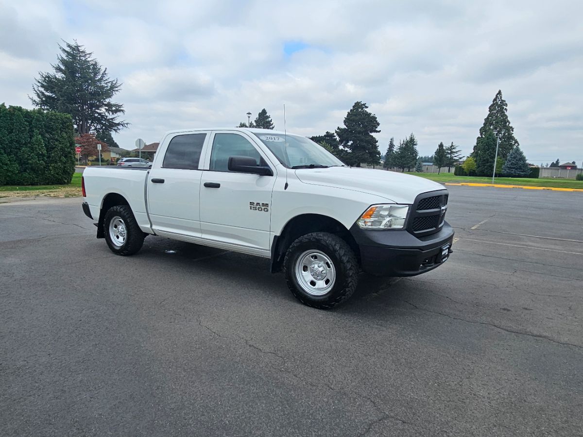 2017 Ram 1500 Tradesman photo 3