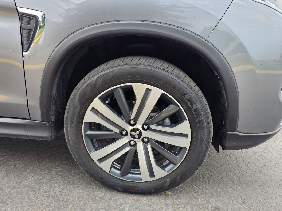 2024 Mitsubishi Outlander Sport ES LE SE photo 2