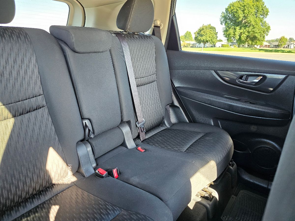 2020 Nissan Rogue SV photo 8