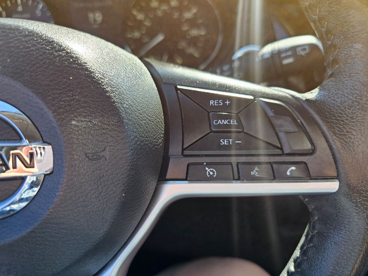 2020 Nissan Rogue SV photo 21
