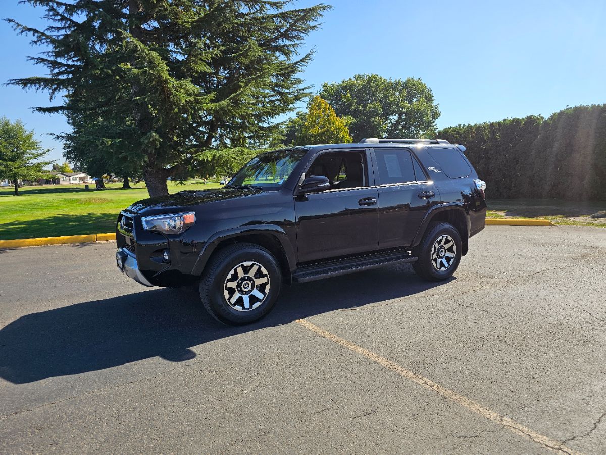 2024 Toyota 4Runner TRD Premium photo 2