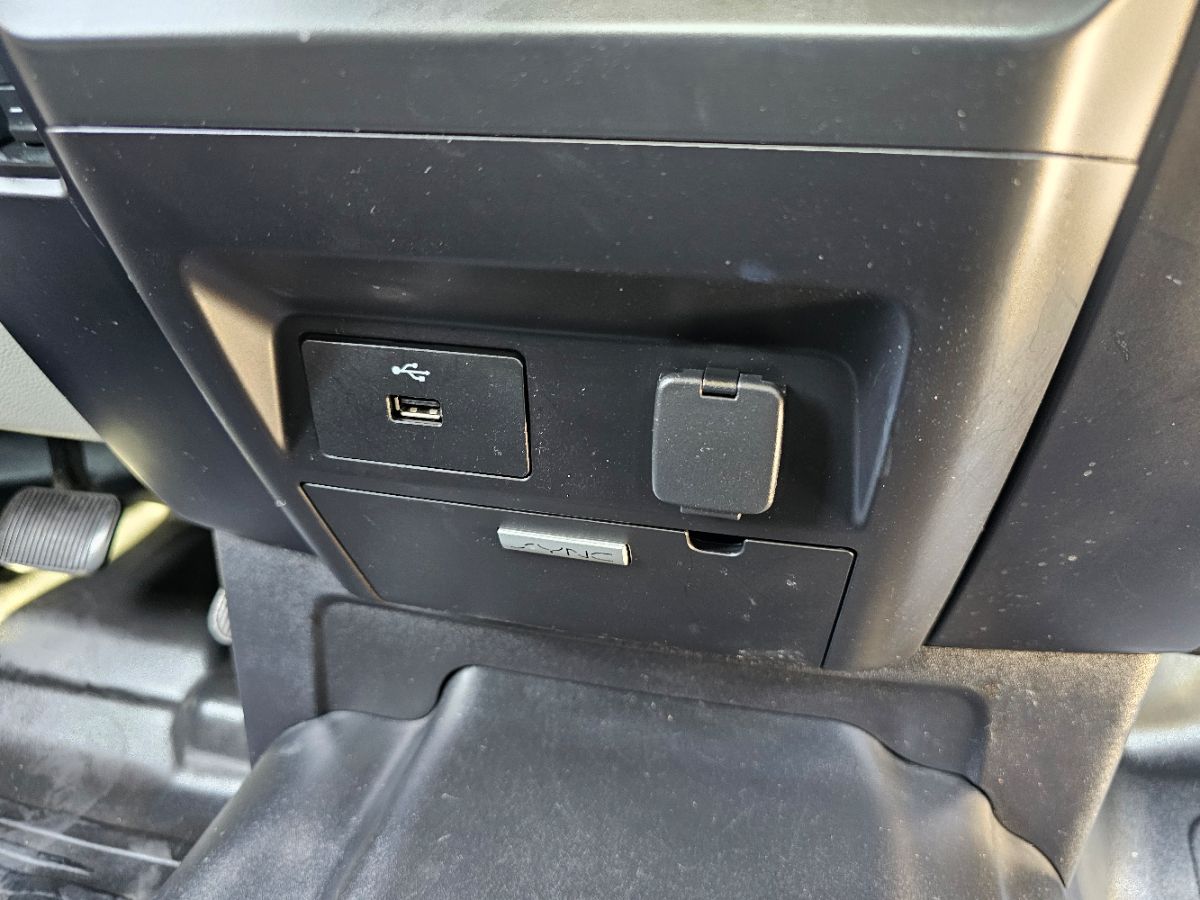 2017 Ford F-150 XL photo 11