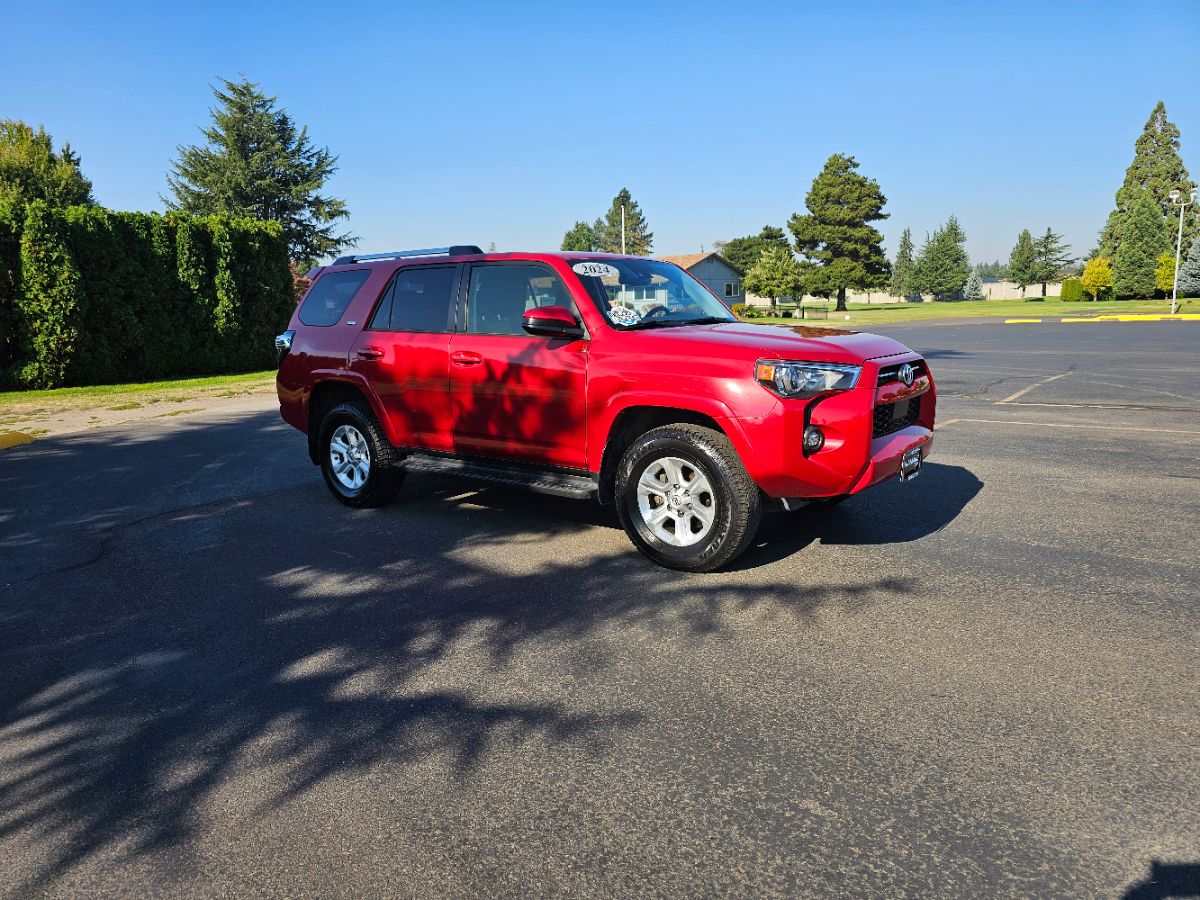 2024 Toyota 4Runner SR5 photo 4