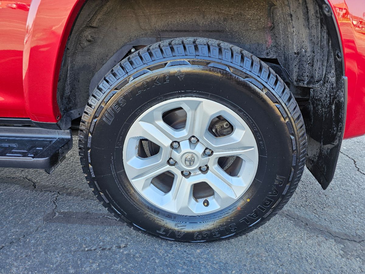 2024 Toyota 4Runner SR5 photo 21