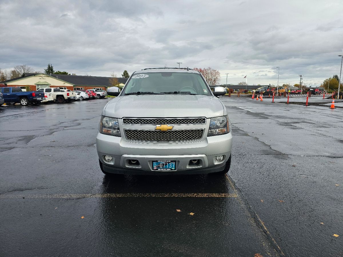 2013 Chevrolet Tahoe LTZ photo 3