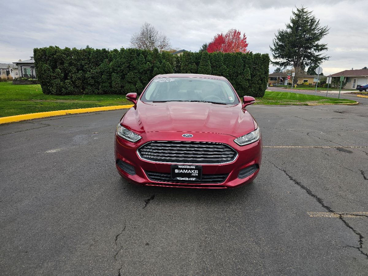2016 Ford Fusion SE photo 2