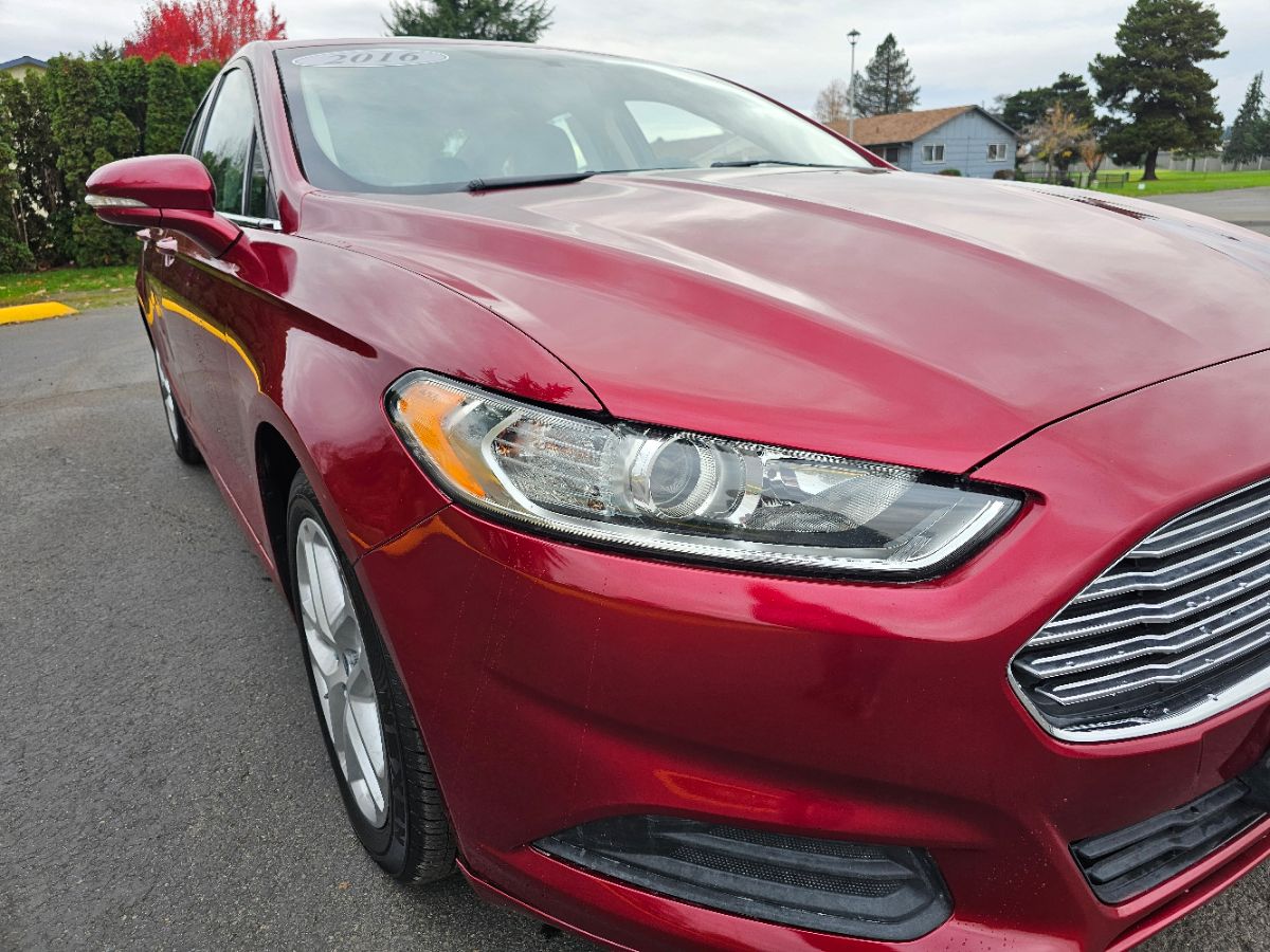 2016 Ford Fusion SE photo 3