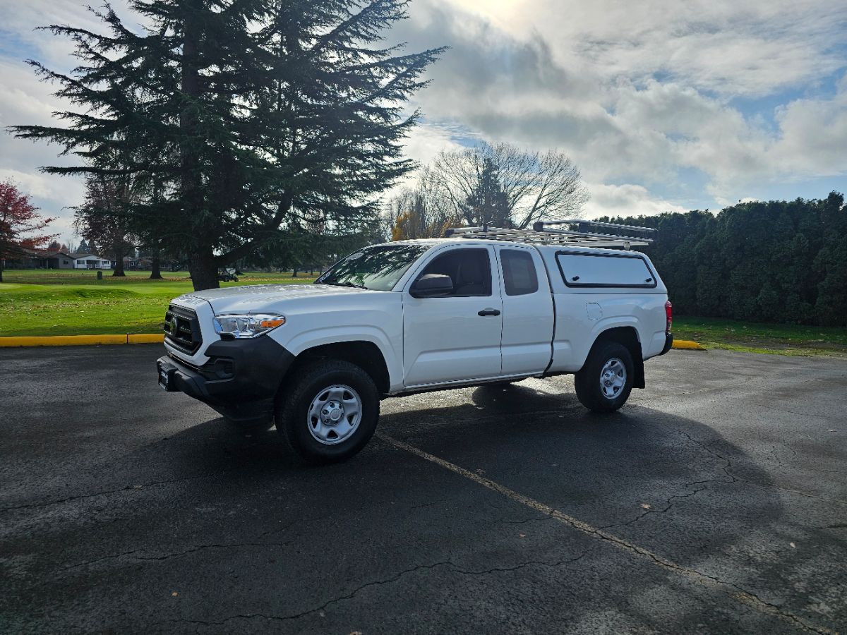 2022 Toyota Tacoma SR photo 2