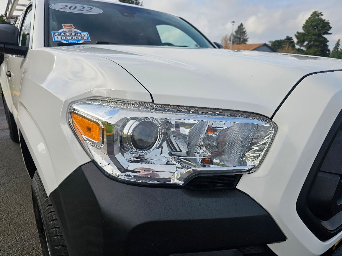 2022 Toyota Tacoma SR photo 4