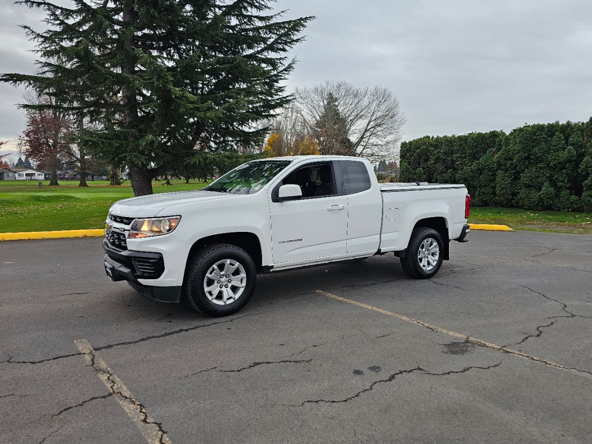 2022 Chevrolet Colorado LT photo 2