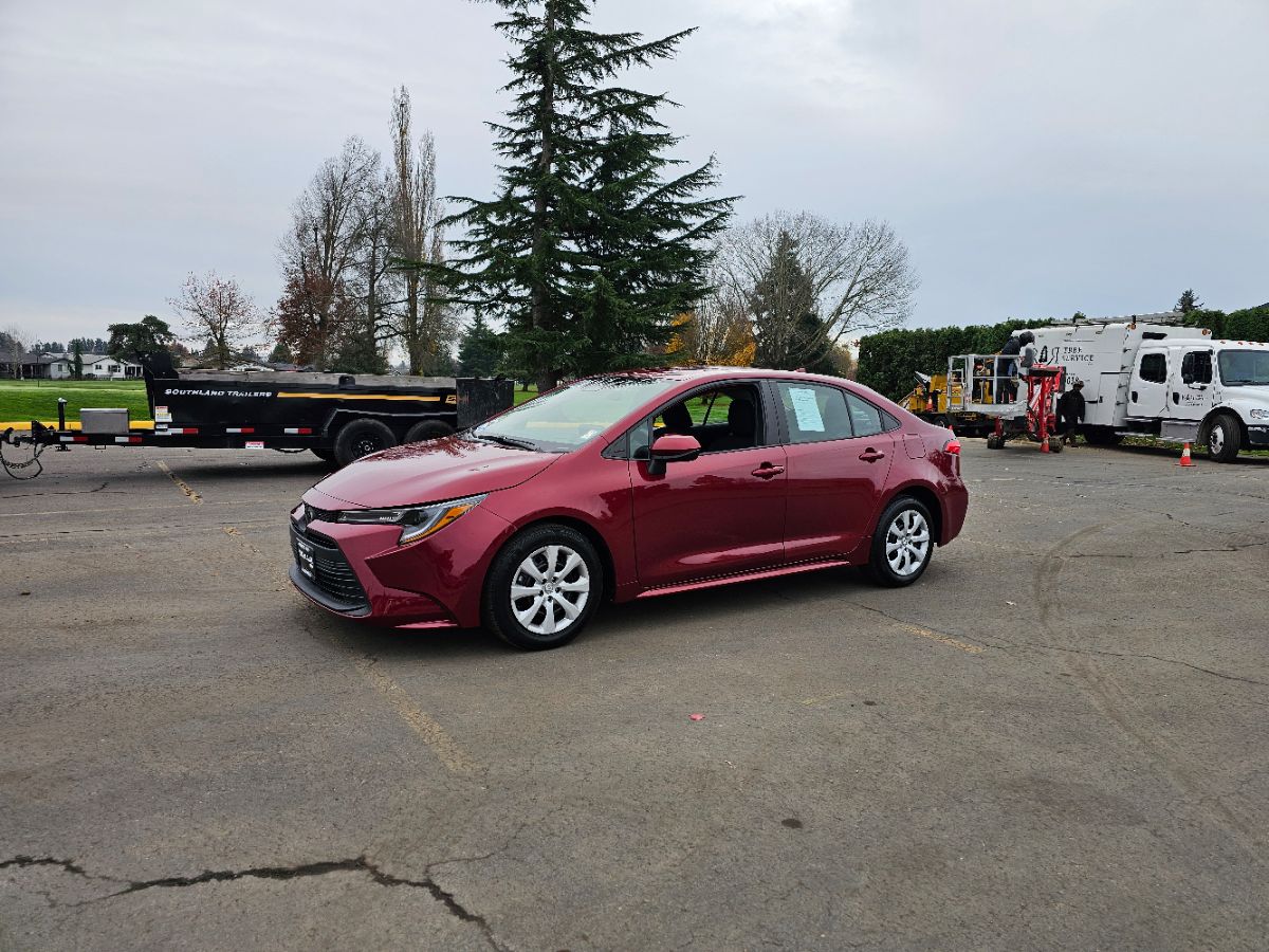 2024 Toyota Corolla LE photo 2