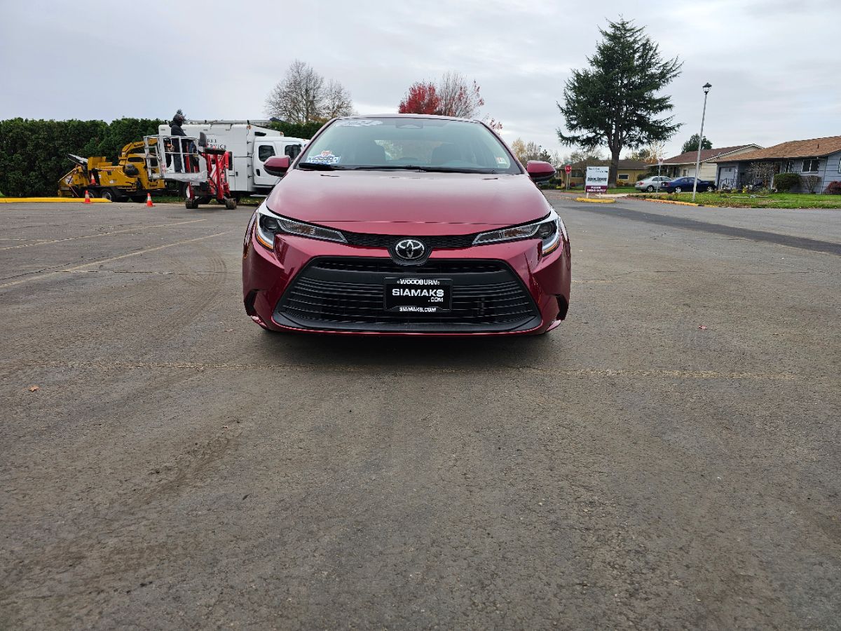 2024 Toyota Corolla LE photo 3