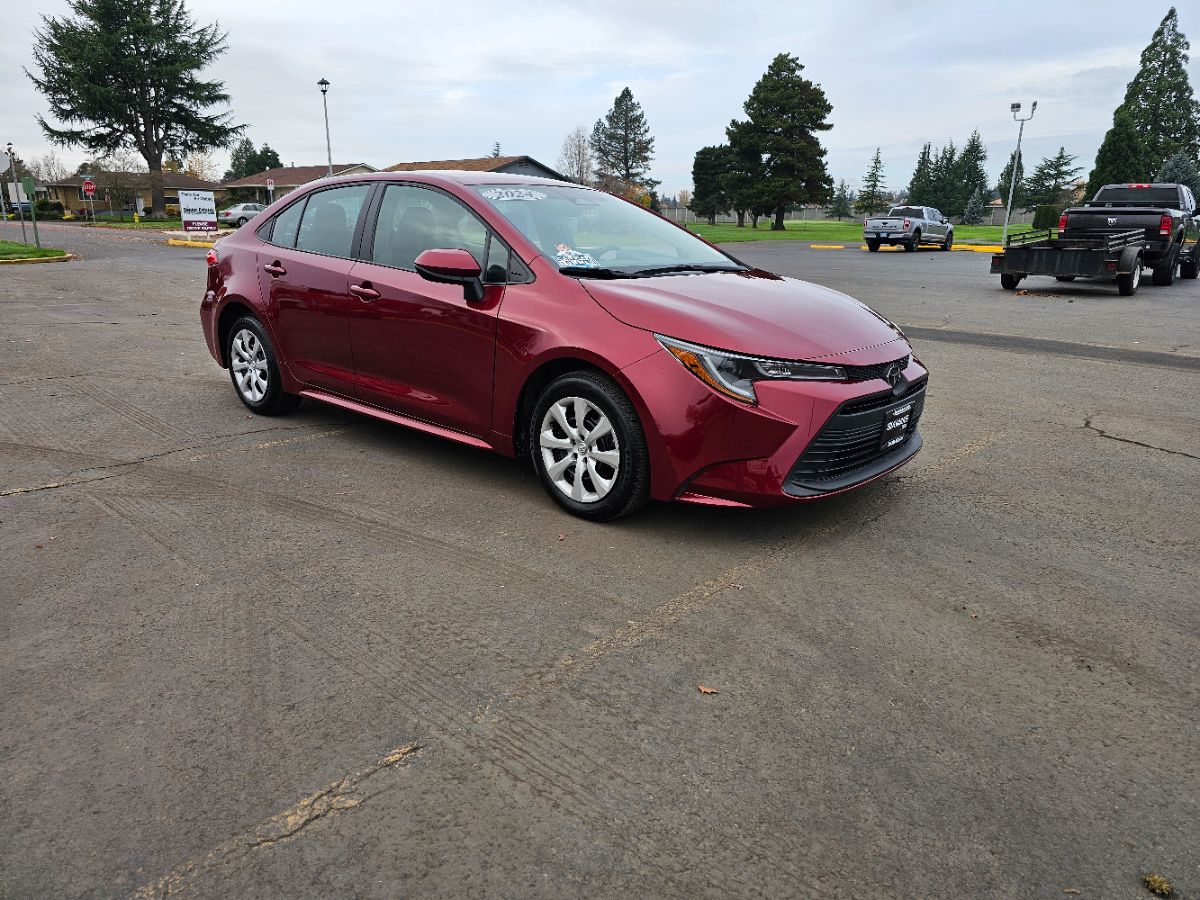 2024 Toyota Corolla LE photo 4