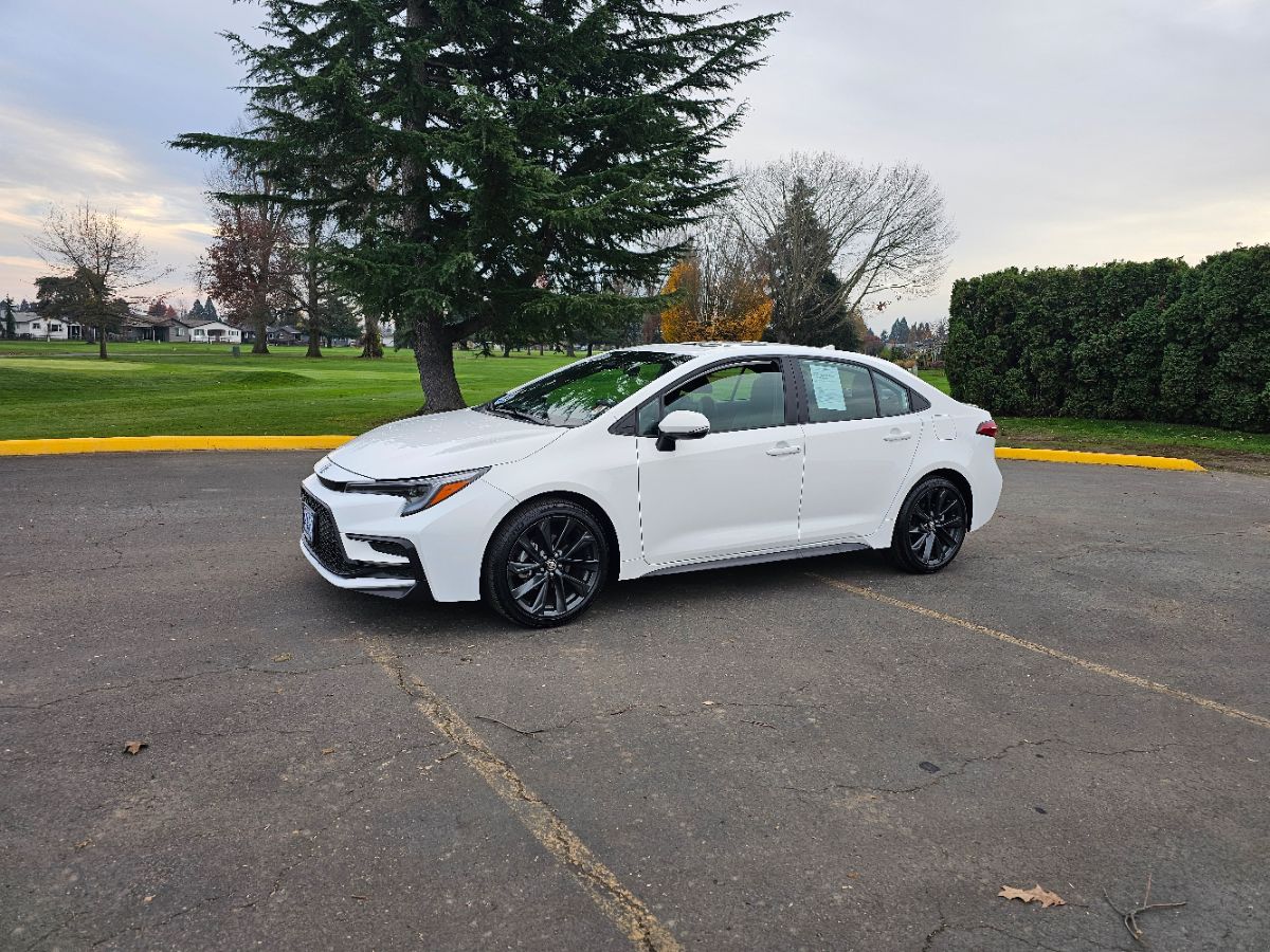 2024 Toyota Corolla XSE photo 2