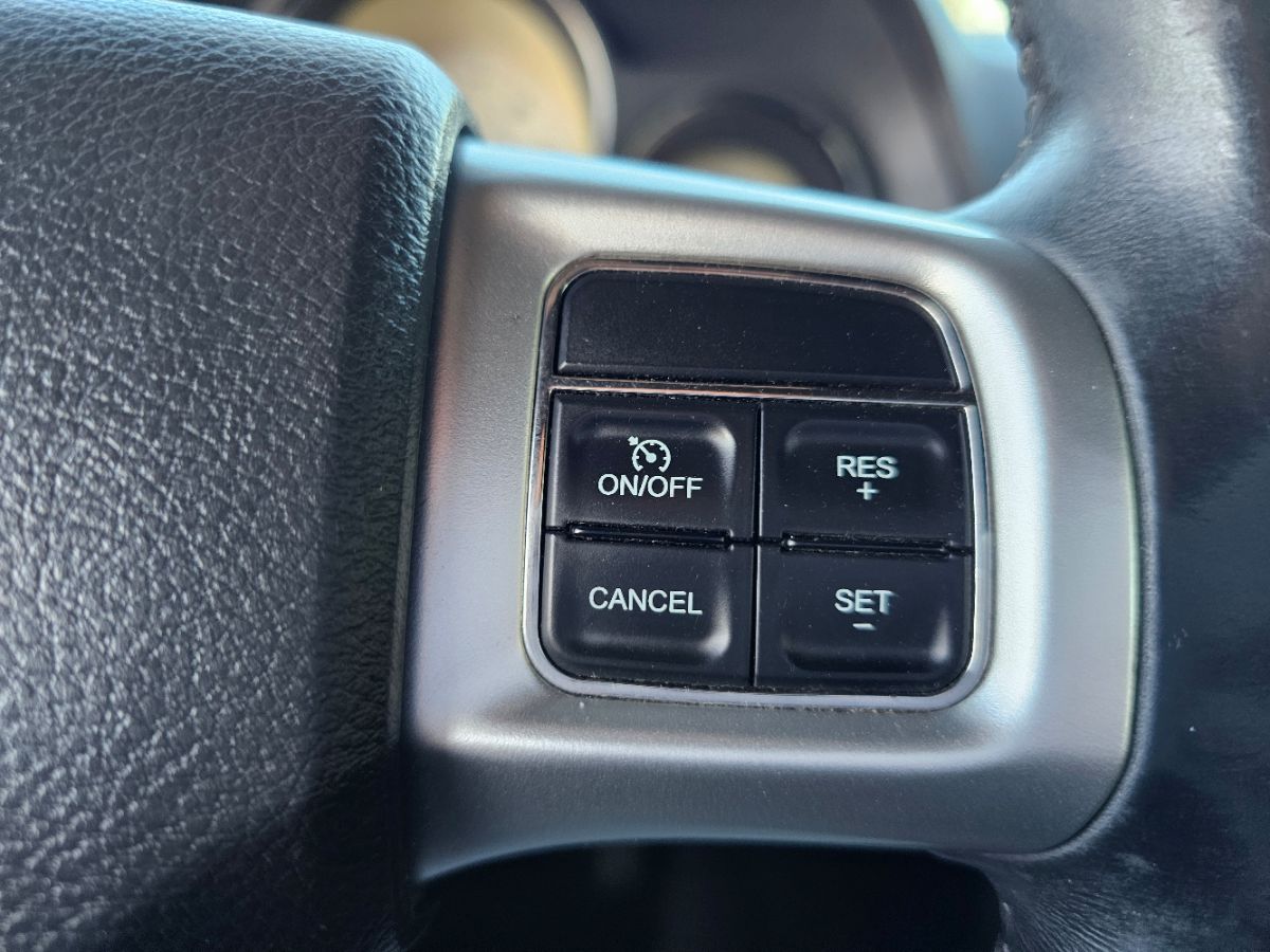 2012 Dodge Challenger SXT - Photo 30