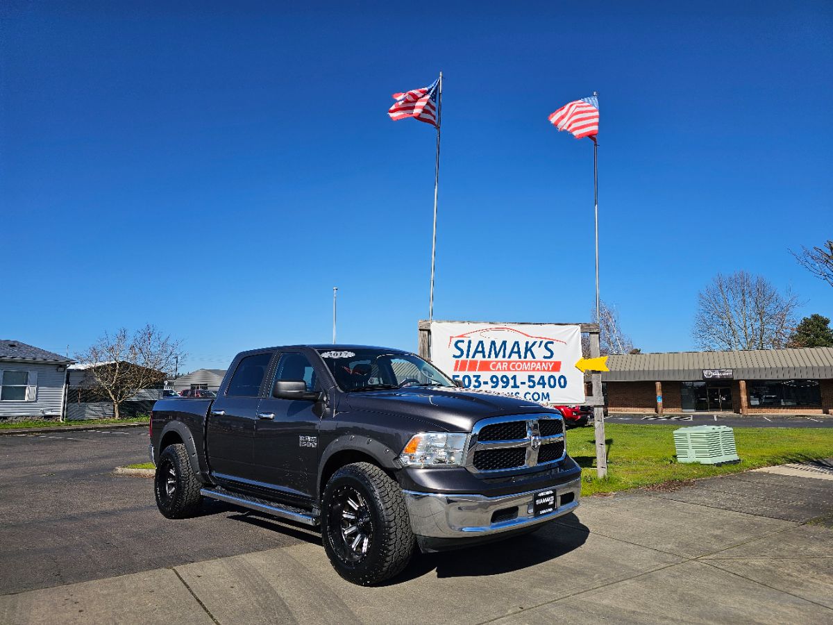 2017 RAM 1500 SLT Crew Cab 4x4 5'7" Box's photo