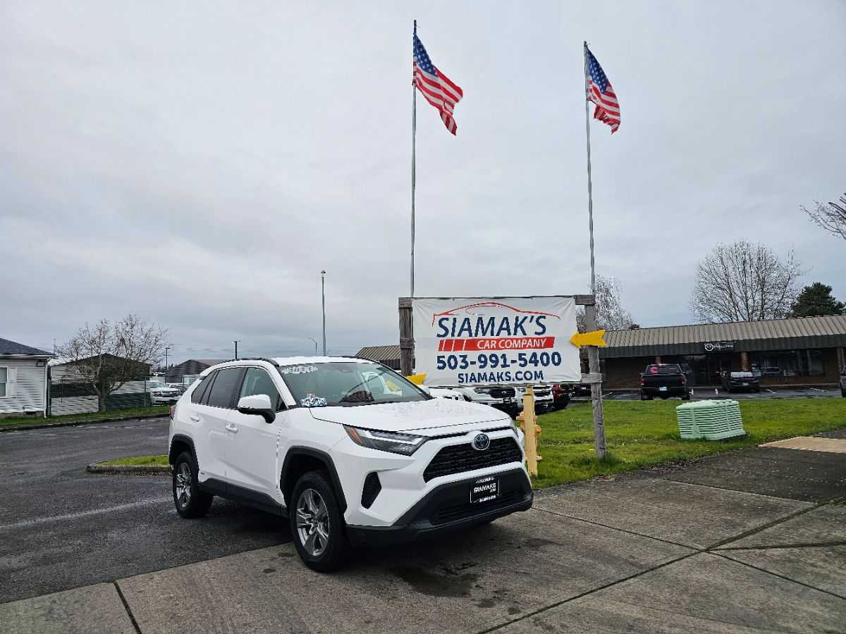 2024 Toyota RAV4 Hybrid XLE AWD's photo
