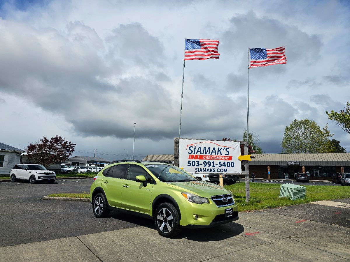 2014 Subaru XV Crosstrek Hybrid Touring's photo