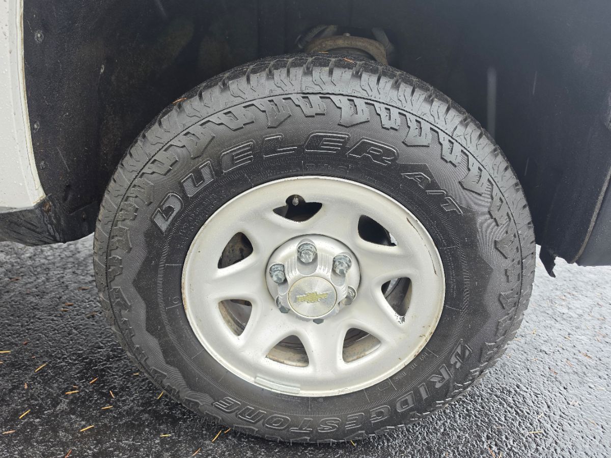 Chevrolet Silverado photo 8