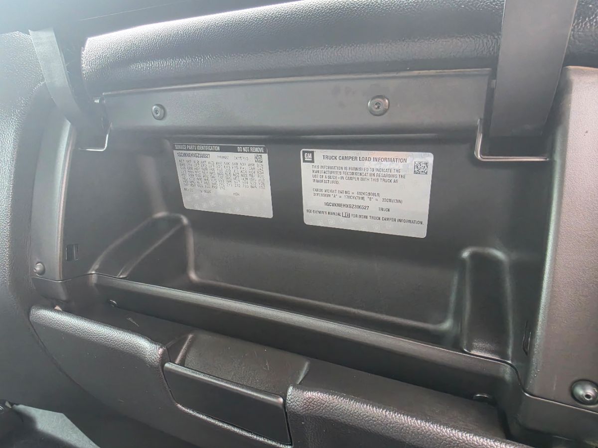 Chevrolet Silverado photo 13