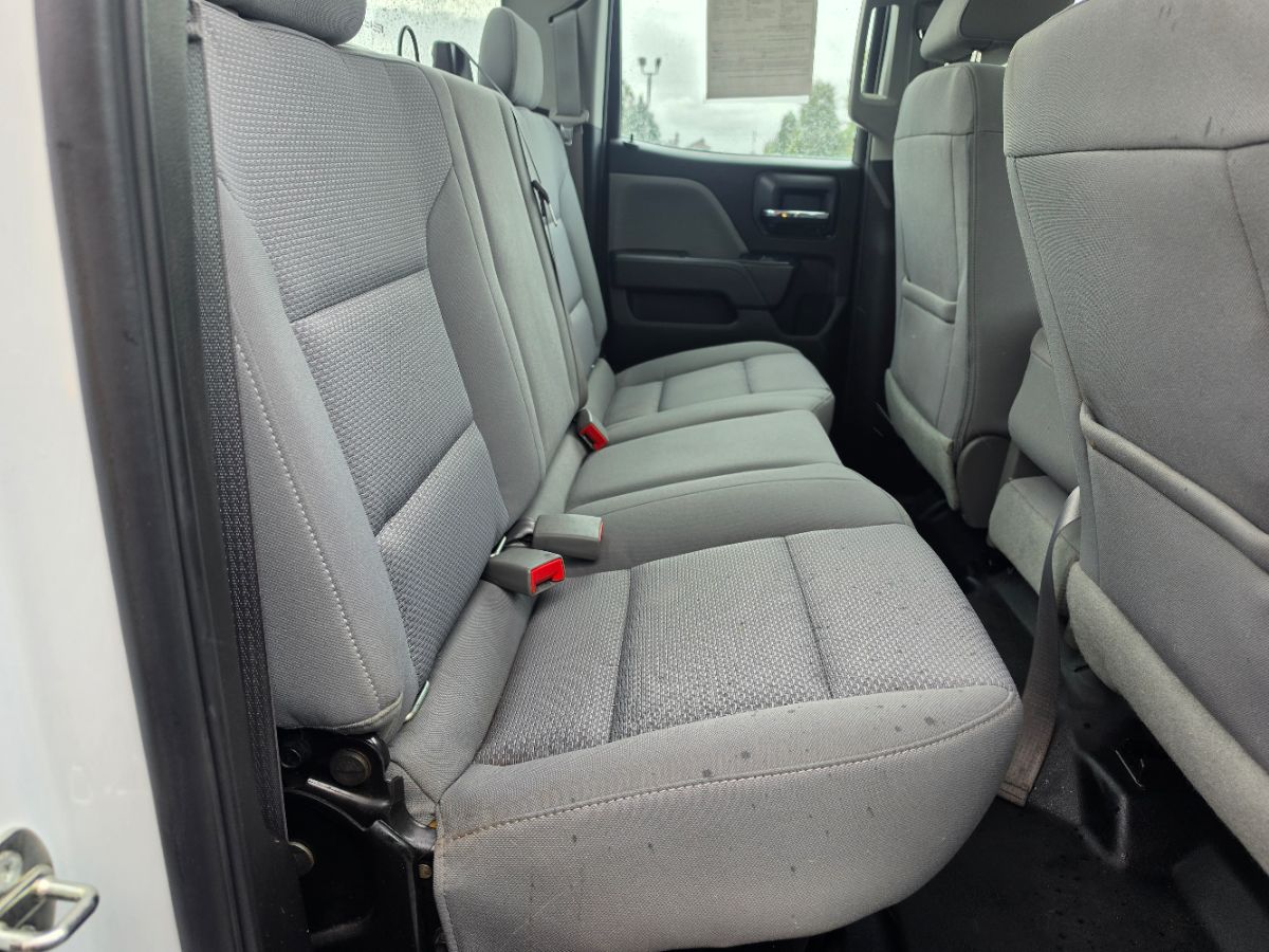 Chevrolet Silverado photo 16