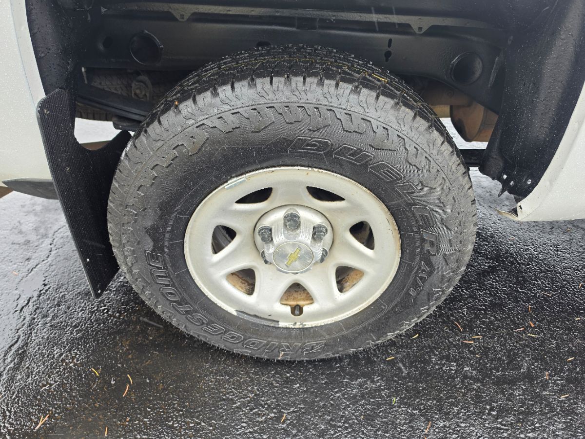 Chevrolet Silverado photo 17