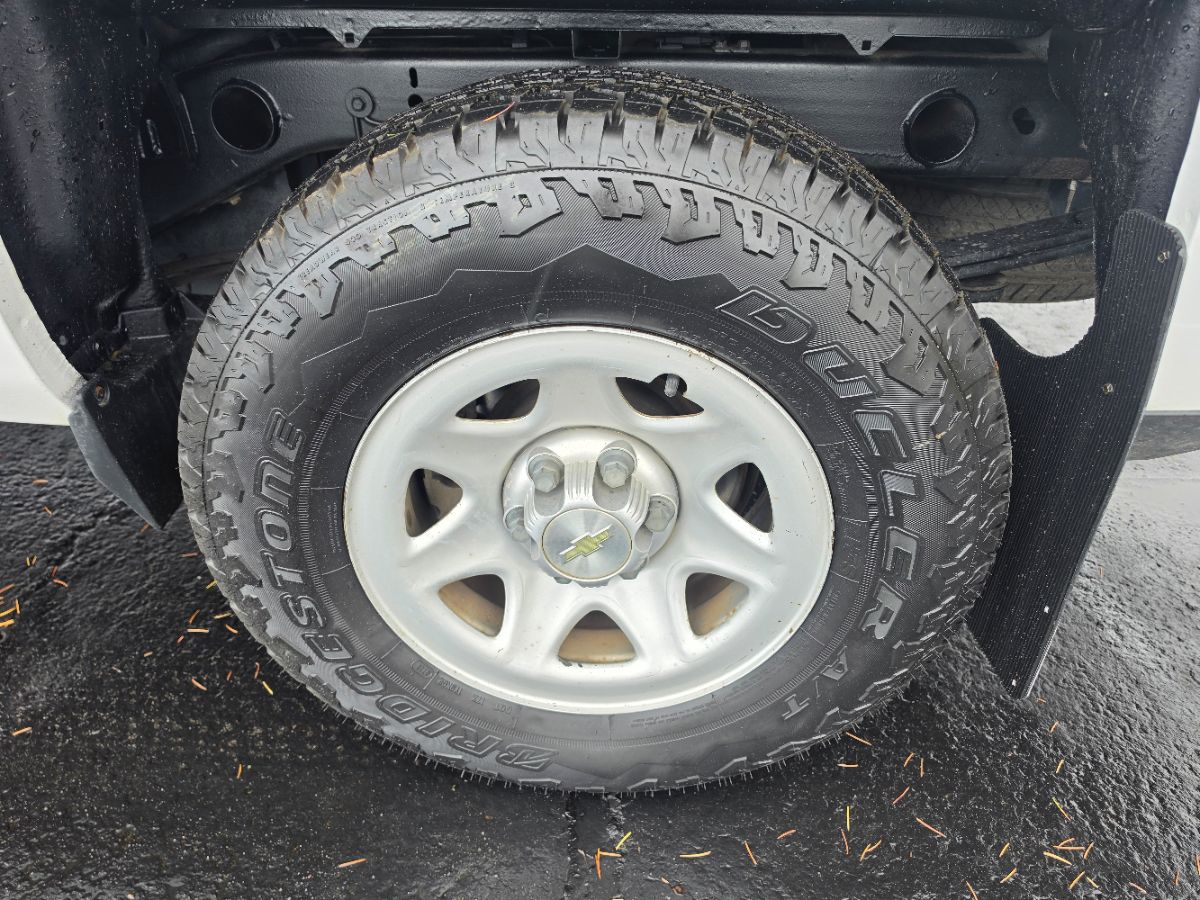 Chevrolet Silverado photo 23