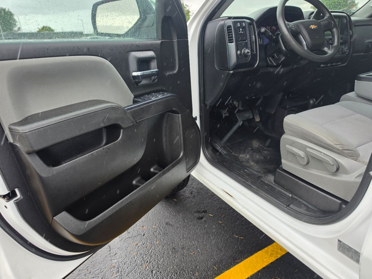 Chevrolet Silverado photo 26