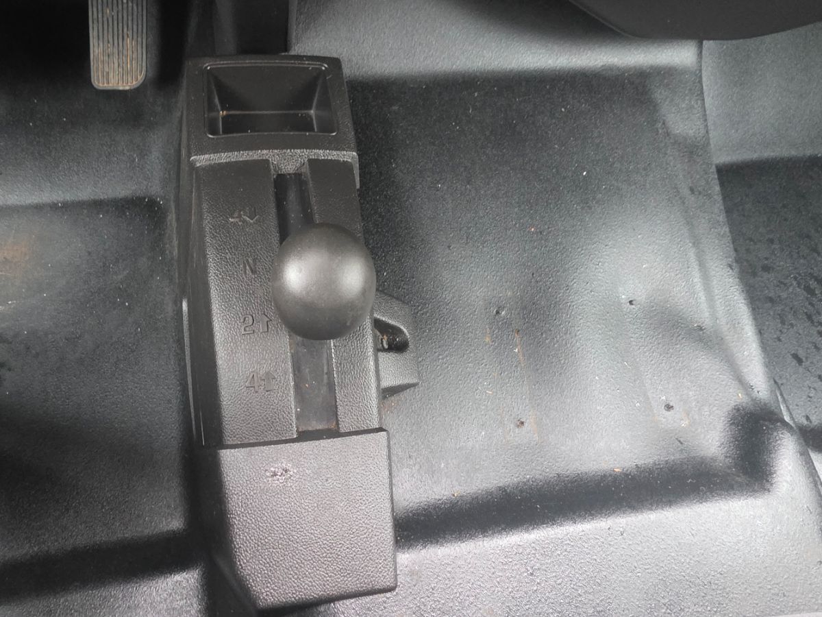 Chevrolet Silverado photo 32