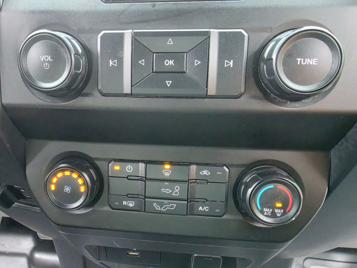 Ford F-150 photo 12