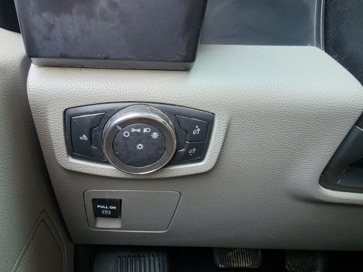 Ford F-150 photo 36