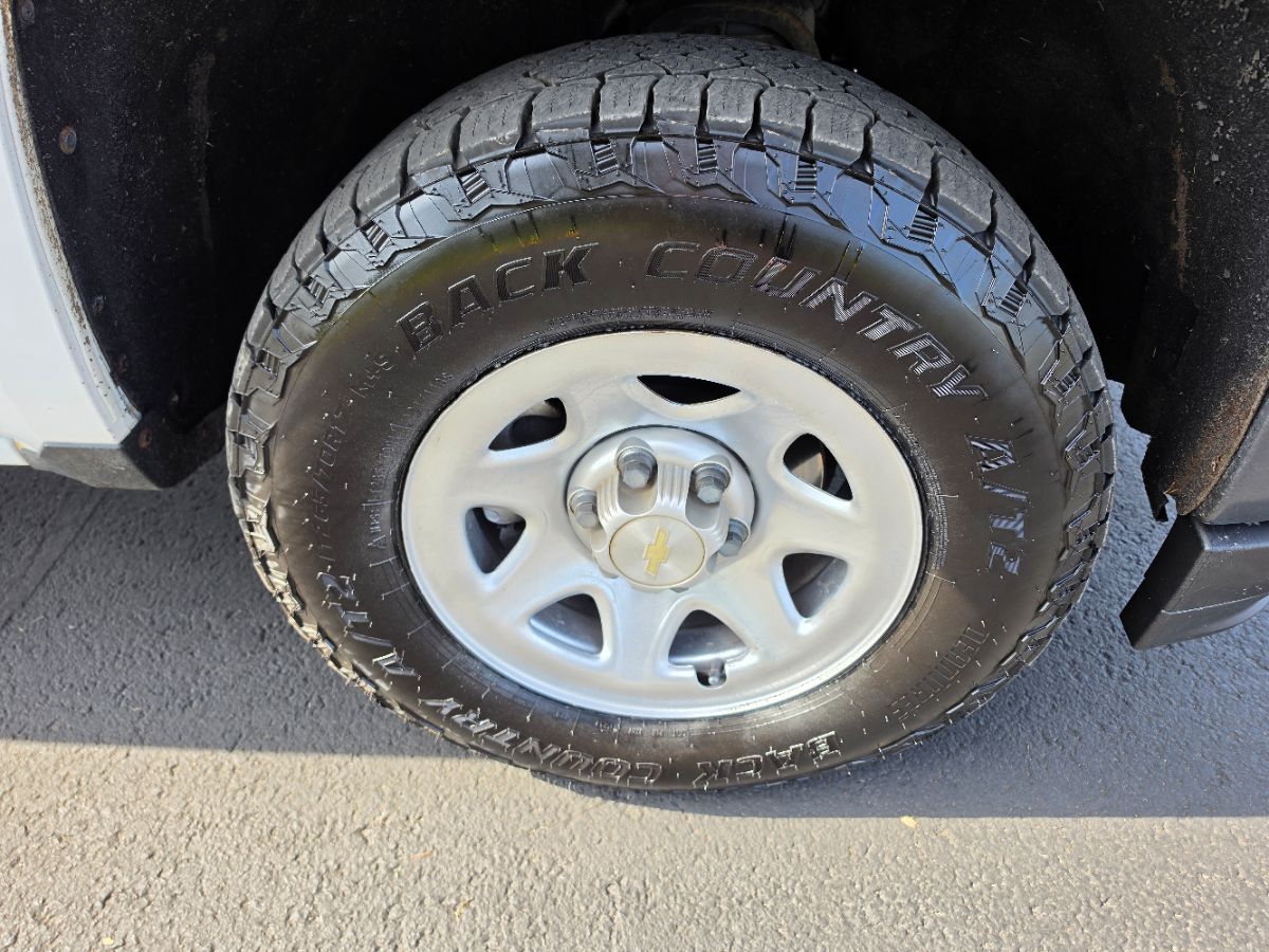 Chevrolet Silverado photo 8