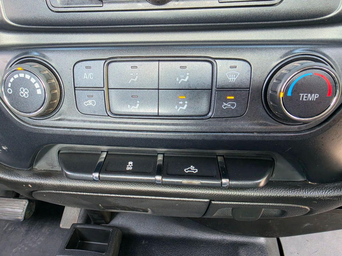 Chevrolet Silverado photo 12