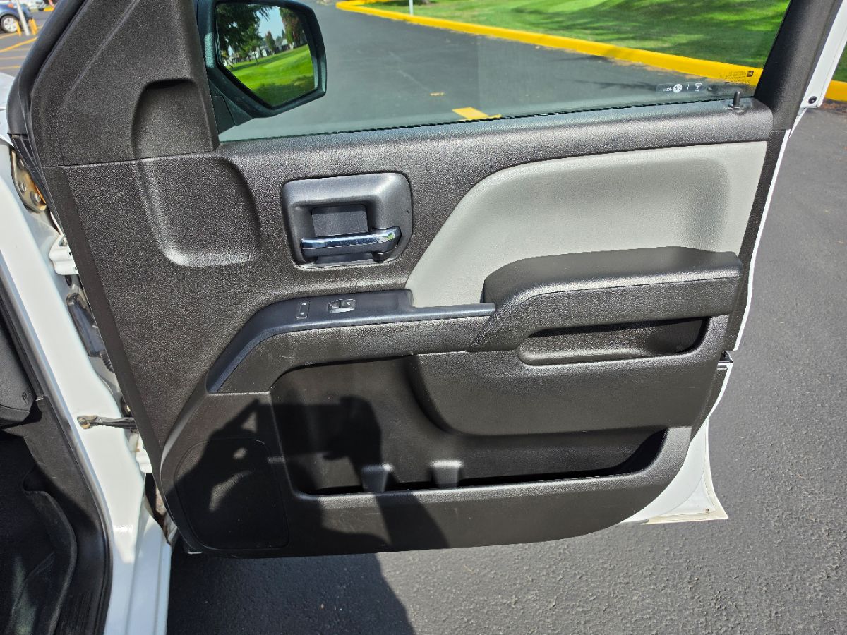 Chevrolet Silverado photo 15