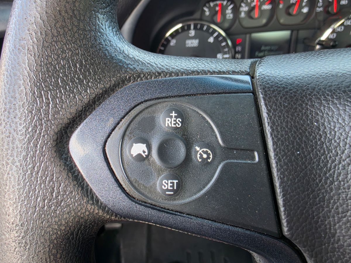 Chevrolet Silverado photo 32