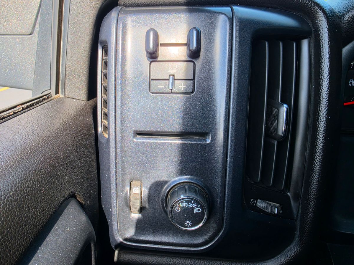 Chevrolet Silverado photo 33