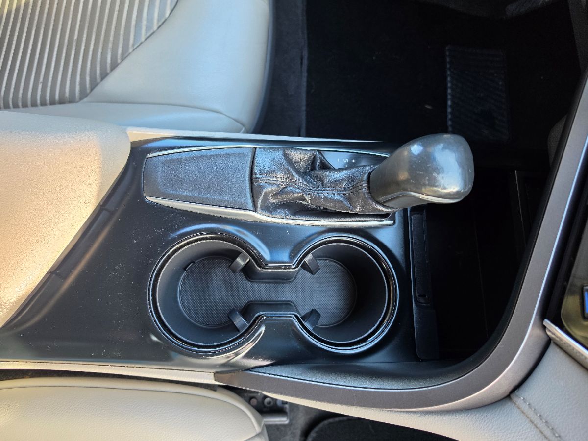 Toyota Camry photo 13