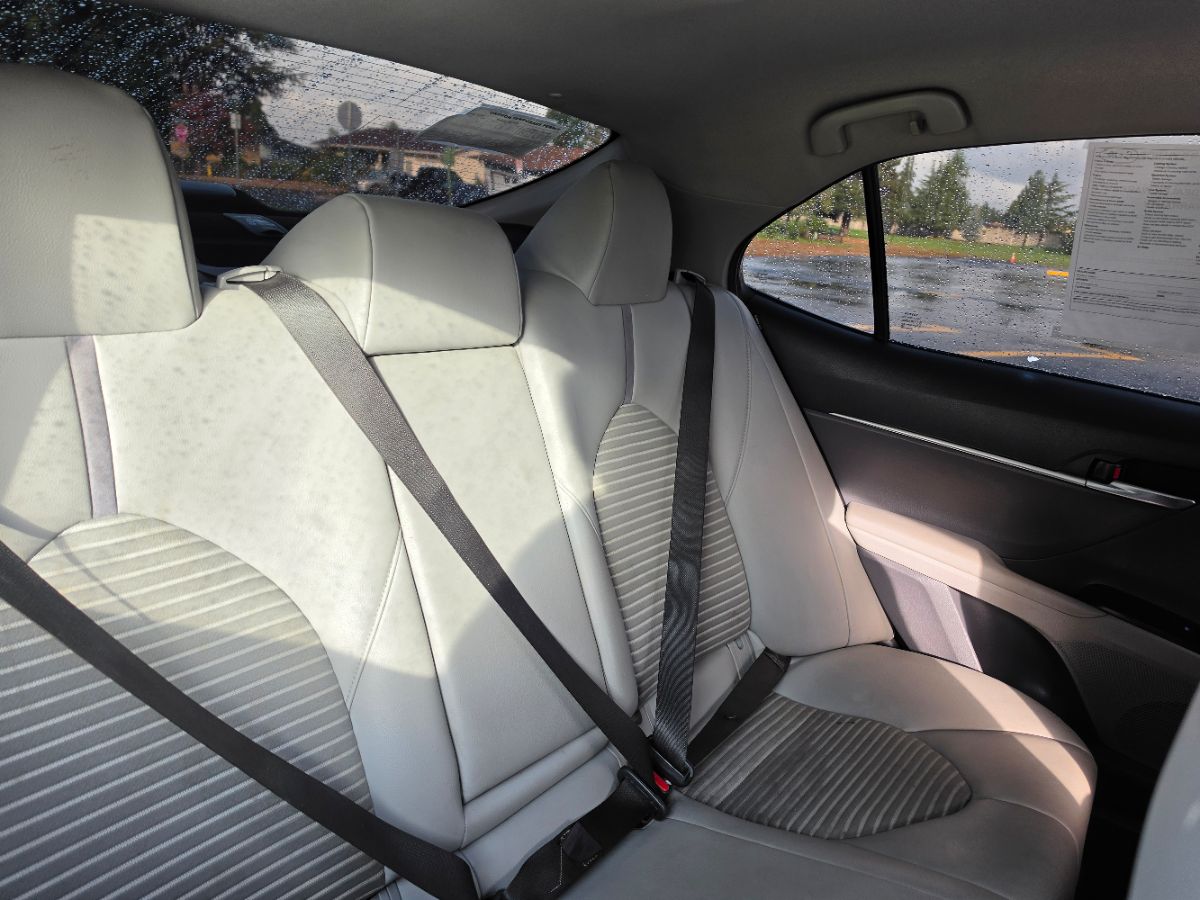 Toyota Camry photo 15