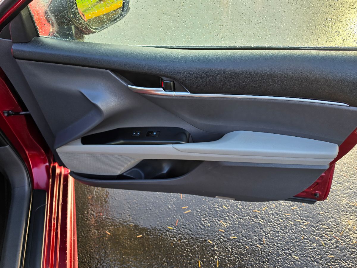 Toyota Camry photo 16
