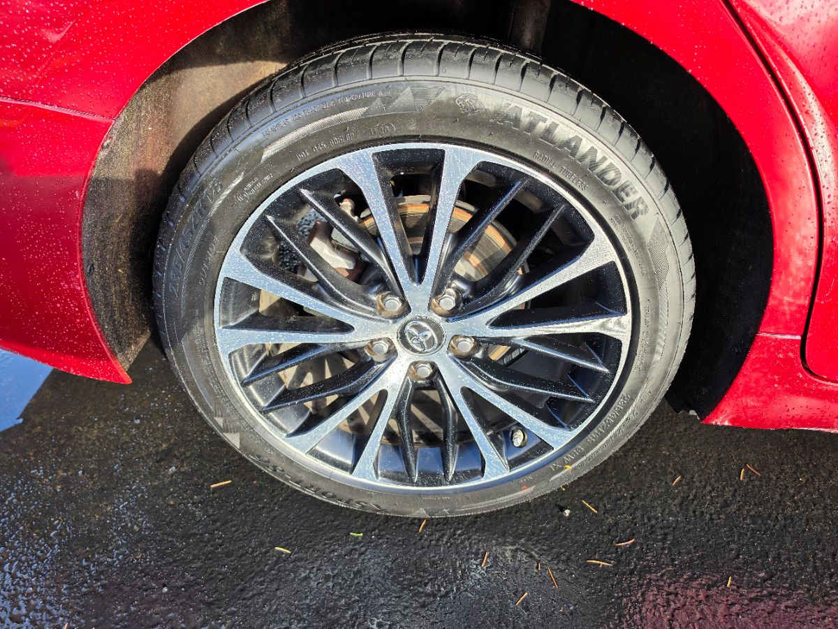 Toyota Camry photo 18