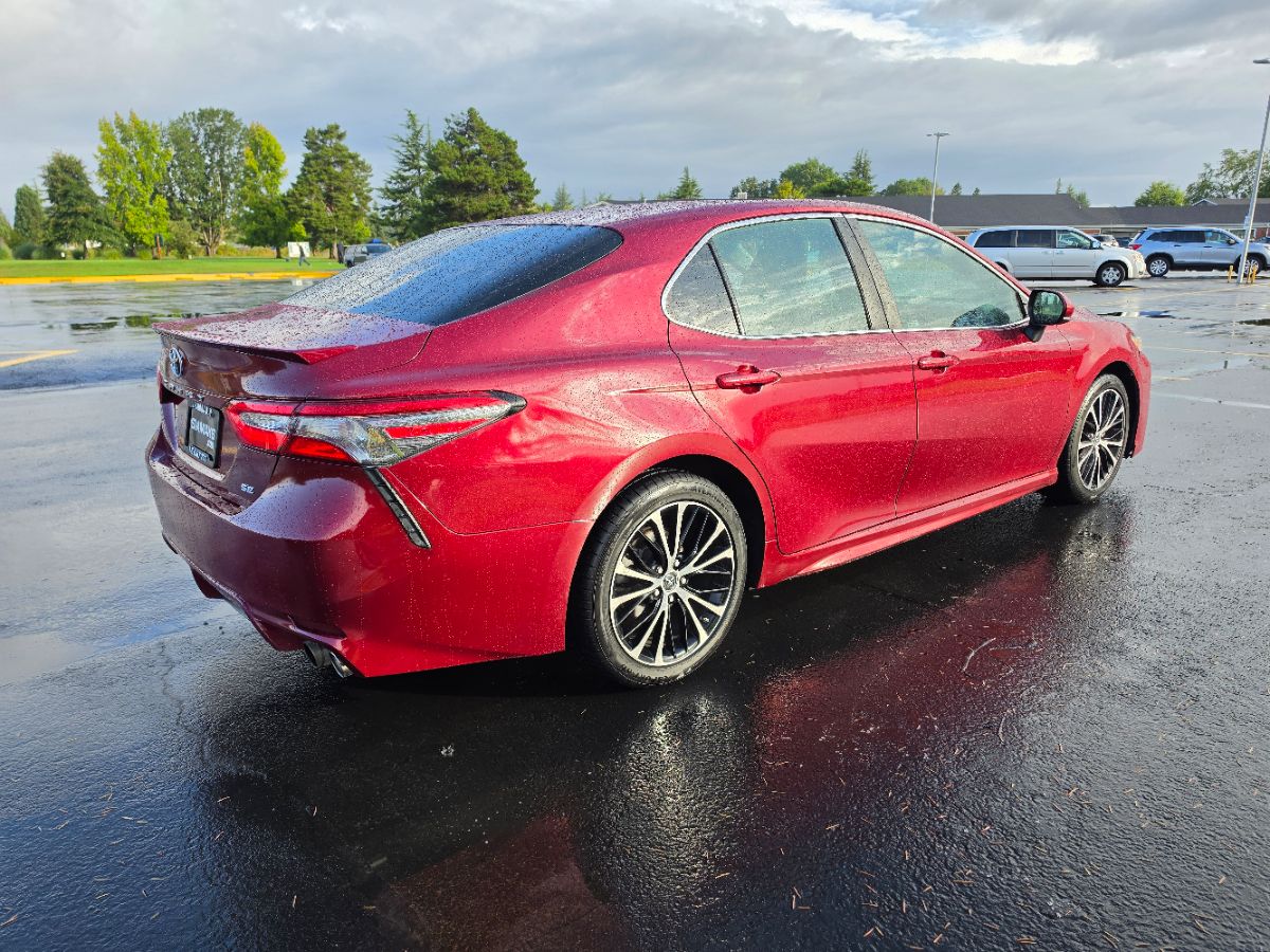 Toyota Camry photo 19