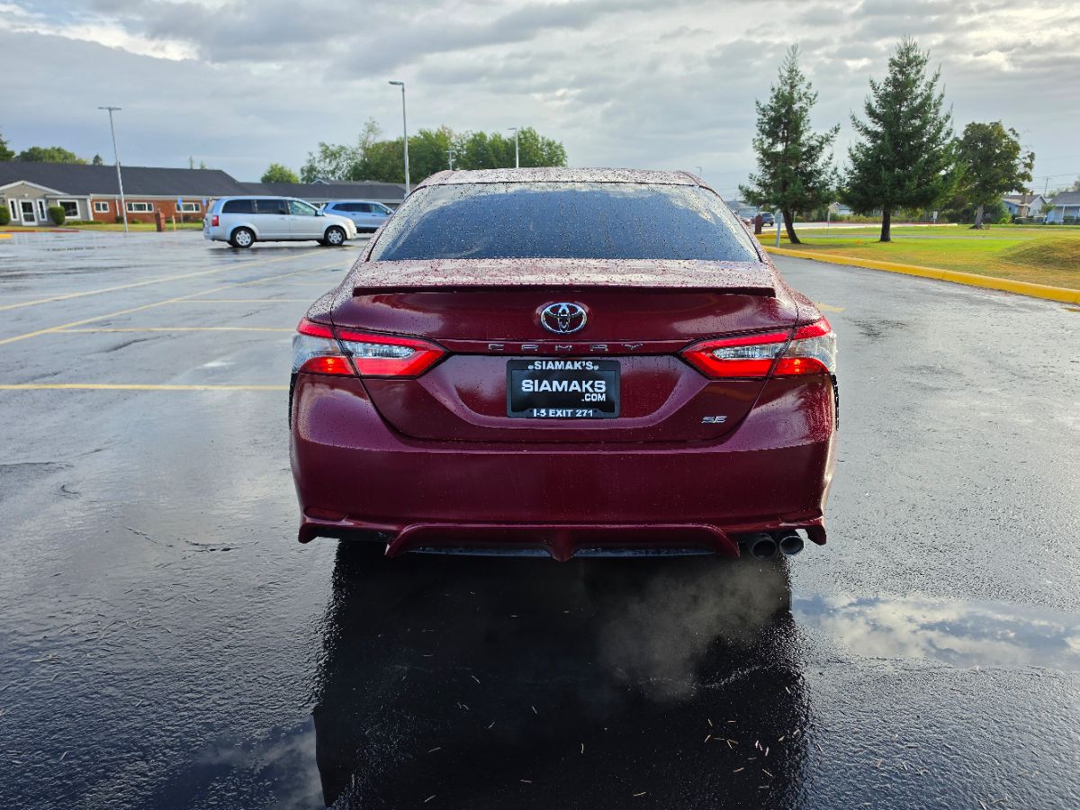 Toyota Camry photo 21