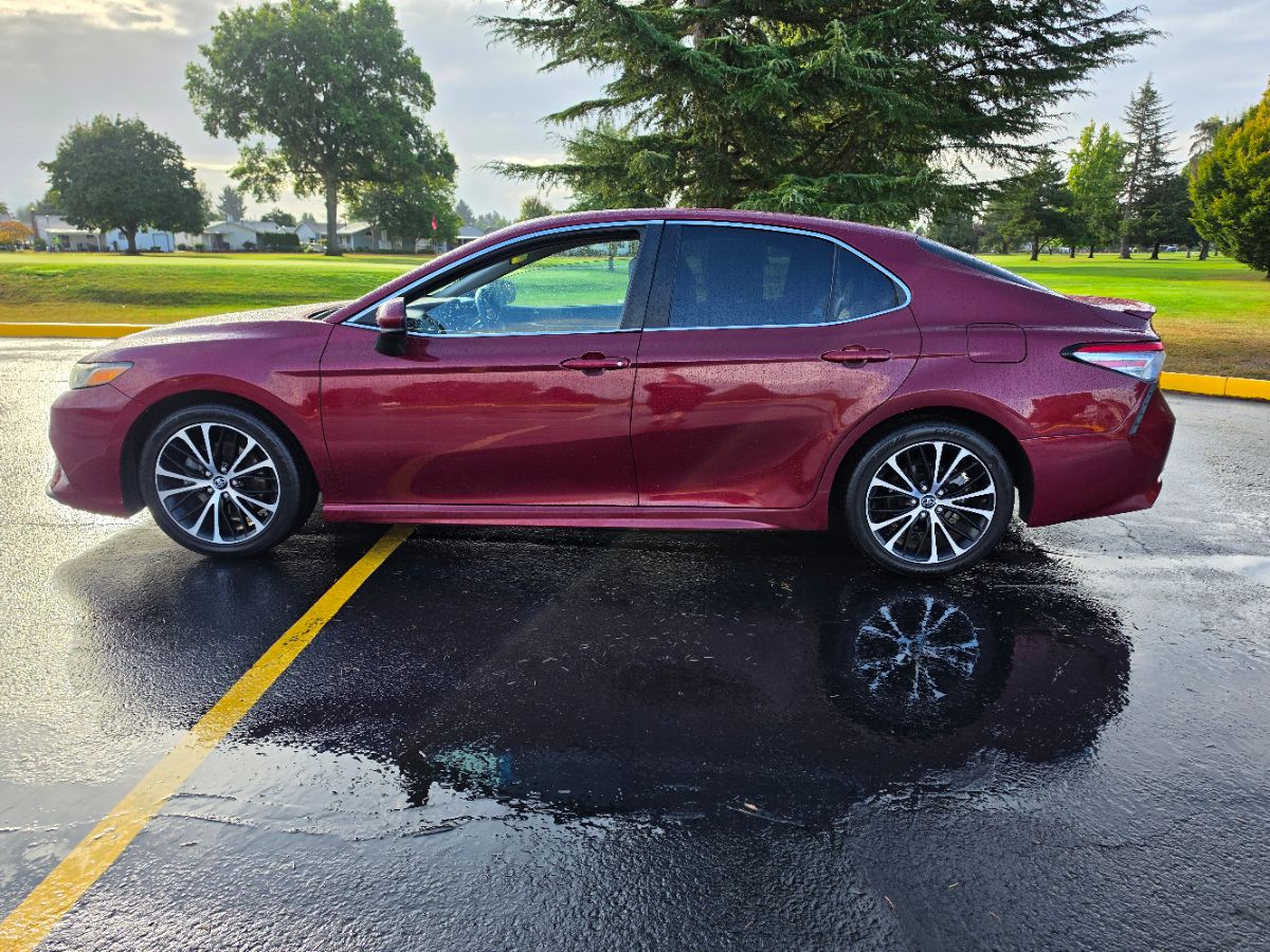 Toyota Camry photo 24