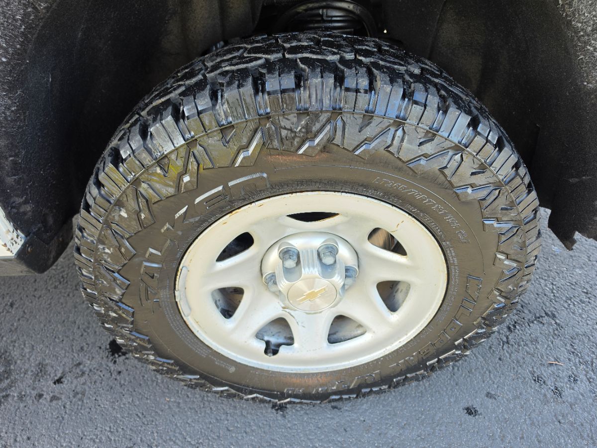 Chevrolet Silverado photo 8